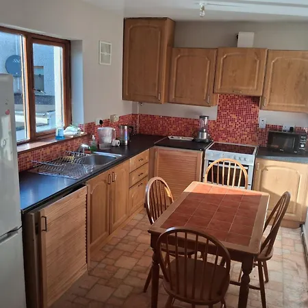 2 Bedroom House דירה *